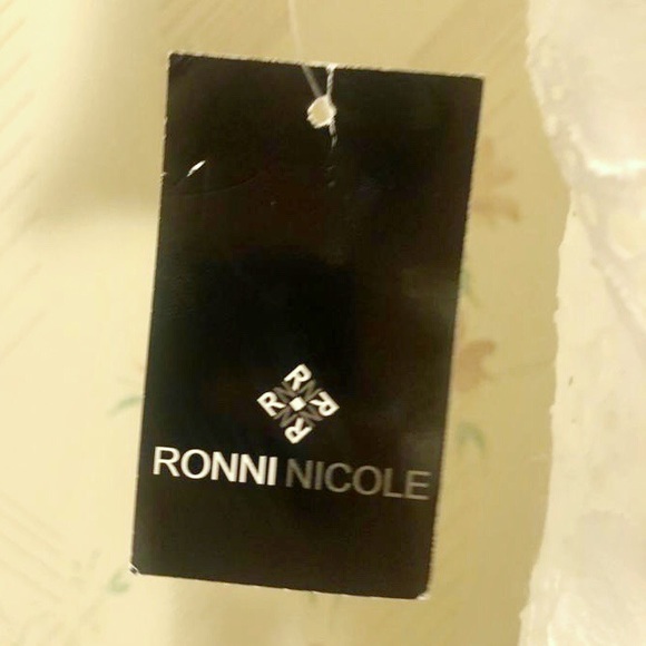 Ronni Nicole Ivory Lace Dress 10 - Picture 5 of 5